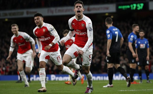 Arsenal nuevo líder de la Premier, United y Chelsea no pasan del empate
