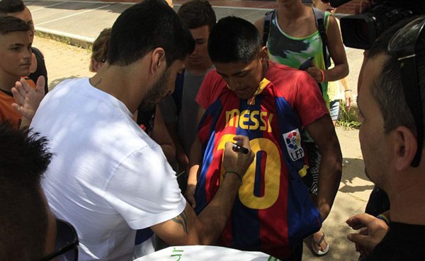 Luis Suárez causa sensación en Barcelona