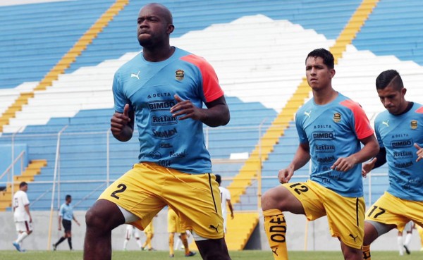 Osman Chávez: 'Intento que en la cancha no se me olvide que soy cristiano'