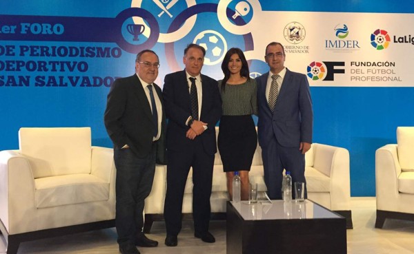 Presidente de la Liga de España participó en Foro de Periodismo Deportivo en El Salvador