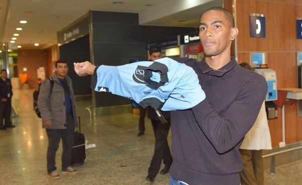 Jerry Bengtson arribó a Argentina para incorporarse a Belgrano