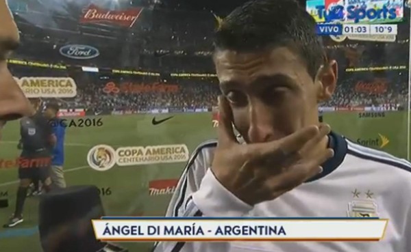 VIDEO: Ángel di María rompe en llanto al final del juego contra Chile