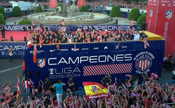 Espectacular celebración del Atlético en las calles de Madrid