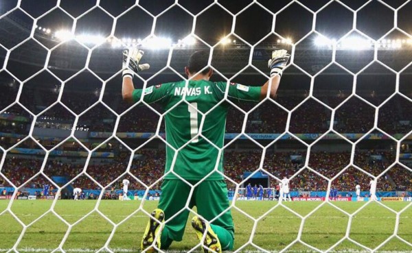 Keylor: 'Muchos me insultan cuando me ven de rodillas, me dicen que Dios no existe'