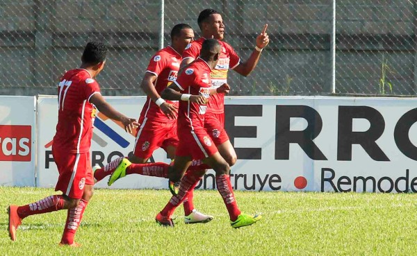 Kenrick Cárcamo: 'Mi meta es anotar gol por partido para codearme con los grandes'