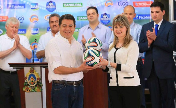 Copa Presidente se juega con Brazuca, el mejor balón del mundo