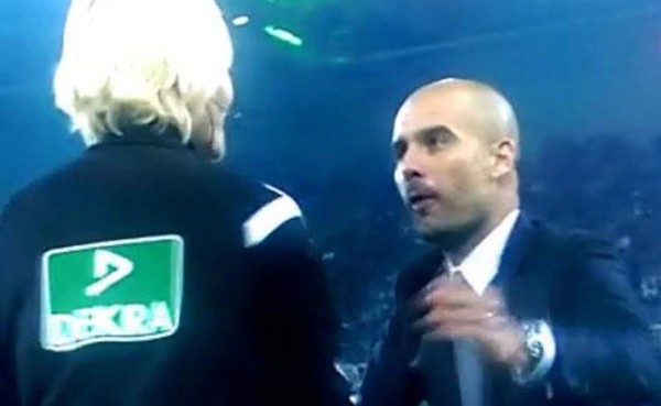 VIDEO: Pep Guardiola pierde los estribos contra mujer árbitro