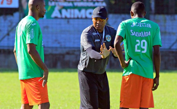 Carlos Pavón ya puso manos a la obra con el ataque del Monstruo