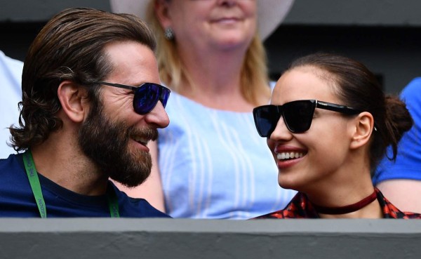 Bradley Cooper y la modelo Irina Shayk consuelan a la mujer de Federer