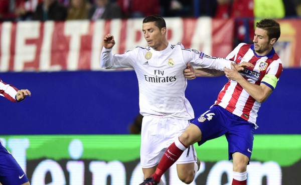 Mario Suárez: 'El árbitro no ha estado a la altura, es muy malo'