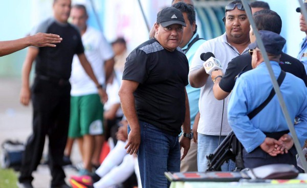 Carlos Orlando Caballero queda fuera de Social Sol