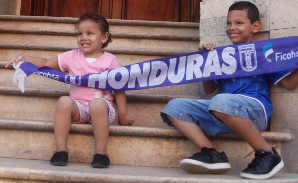 VIDEO: La Selección de Honduras felicita a los niños en su día