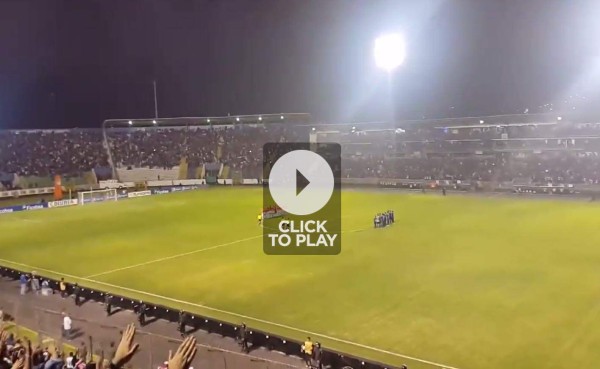 VIDEO: Así se escuchó en el estadio Nacional el homenaje a Arnold Peralta