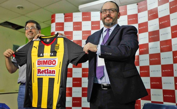 Real España presenta su nueva camiseta para el 2015
