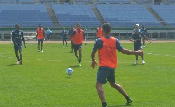 Honduras entrena en el estadio Incheón de Corea del Sur
