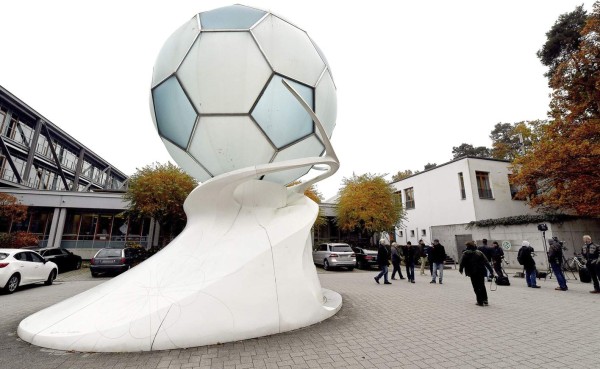 Policía registra sede de la Federación Alemana de Fútbol por Mundial-2006