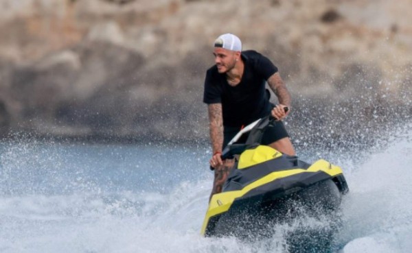 Maxi López explota contra Wanda Nara por sus vacaciones con Icardi en Ibiza: 'Es una inconsciente'