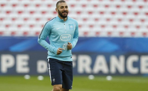Deschamps: 'Benzema es el mejor goleador de Francia'