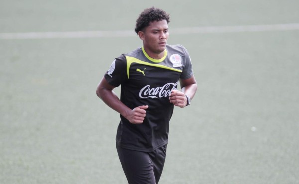 Ever Alvarado: 'Después de los entrenos me quedo entrenando penales'