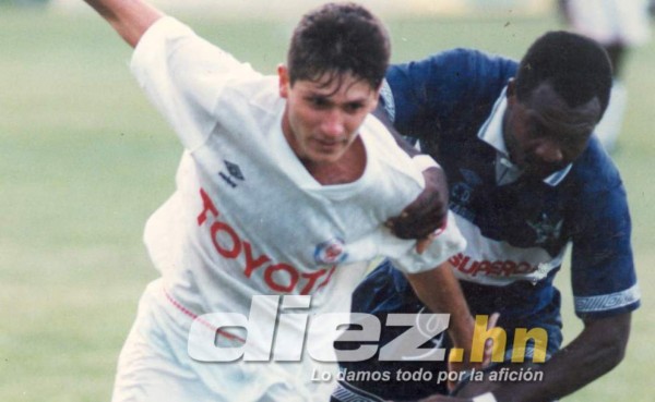 Así han evolucionado las camisas del Olimpia, ahora va con otra marca