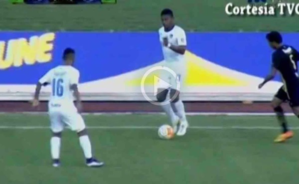 Video: Carlo Costly emuló a Juan Román Riquelme con esta gran jugada