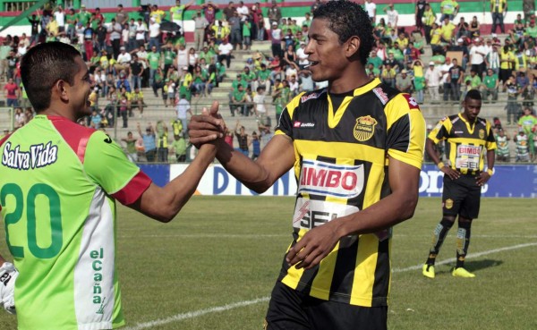 Carlo Costly deja Real España y se iría a China