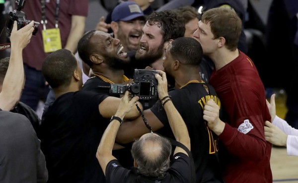 La NBA tiene nuevo campeón; Golden State fue derrotado por los Cleveland Cavaliers.