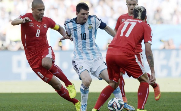 ¡Di María paró la agonía y Argentina está en cuartos!