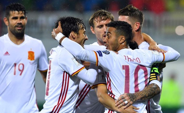 España se impone a Albania de visita y lidera su grupo en las eliminatorias de la UEFA