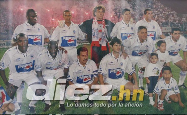 Así han evolucionado las camisas del Olimpia, ahora va con otra marca