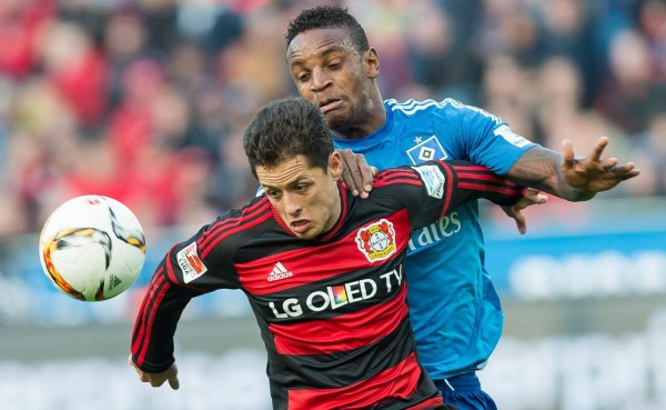 Bayer Leverkusen se mantiene en la carrera por Europa tras ganar al Hamburgo