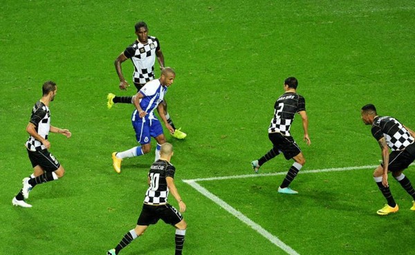 Brayan Beckeles juega en triunfo del Boavista