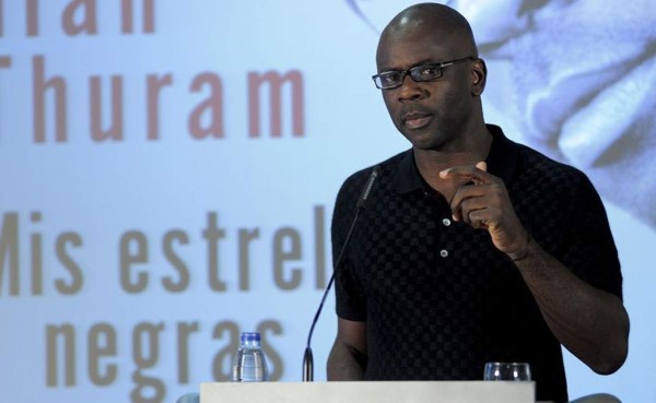 Thuram: 'Hay gente que duda de que la raza negra sea capaz de entrenar'