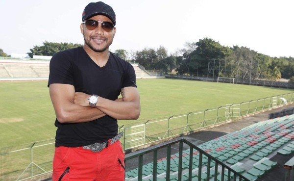 Emil Martínez: 'Lo más seguro es que siga jugando'