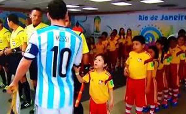 TOP 5: Las veces que Messi ha hecho desplantes a sus fans