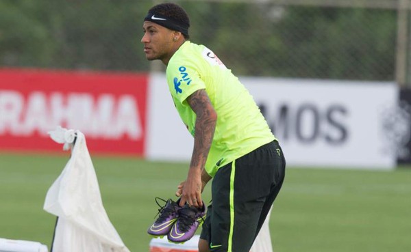 Neymar habla de 'optimismo' al referirse a su renovación por el Barca