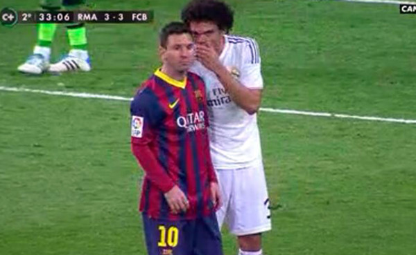 VIDEO: La curiosa conversación de Messi y Pepe cubriéndose la boca