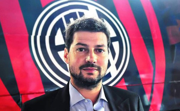 El presidente de San Lorenzo ya calienta la final ante el Real Madrid