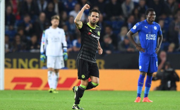 Chelsea remonta al Leicester con doblete de Fabregas en la Copa de la Liga