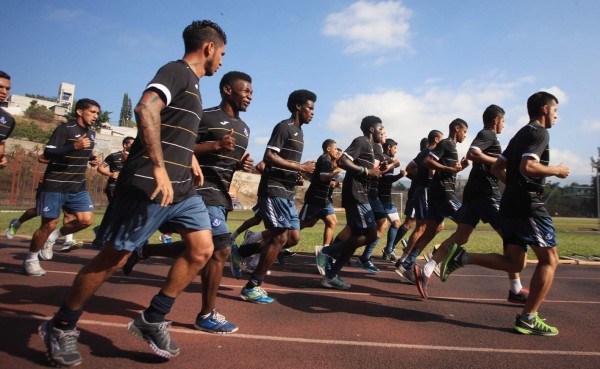 Diego Vazquez, preocupado porque no tiene equipo completo para el clásico