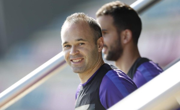 Iniesta, prácticamente descartado para jugar contra el Valencia