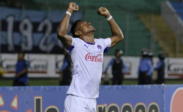 Carlo Costly volvió a hacer doblete dos años después