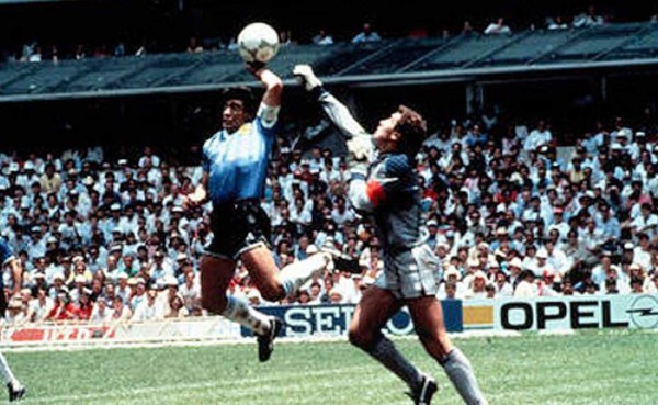 LEGO recrea la 'Mano de Dios' de Maradona en México 86
