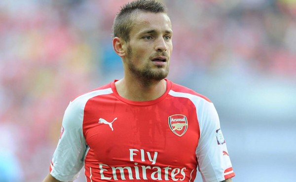 Mathieu Debuchy estará tres meses de baja para el Arsenal