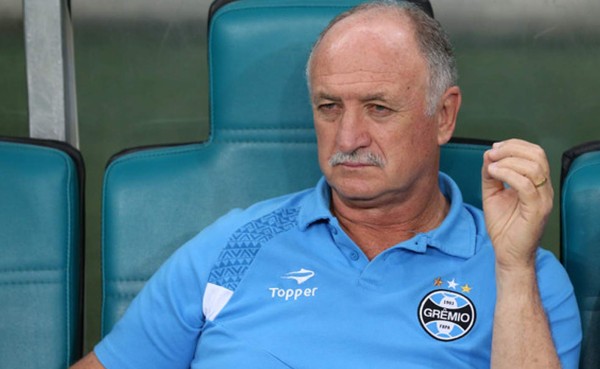 Scolari, indocumentado y sin tarjetas de crédito por robo en Brasil