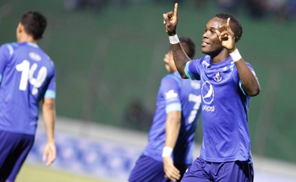 Olimpia triunfa ante el Honduras Progreso y sigue de líder