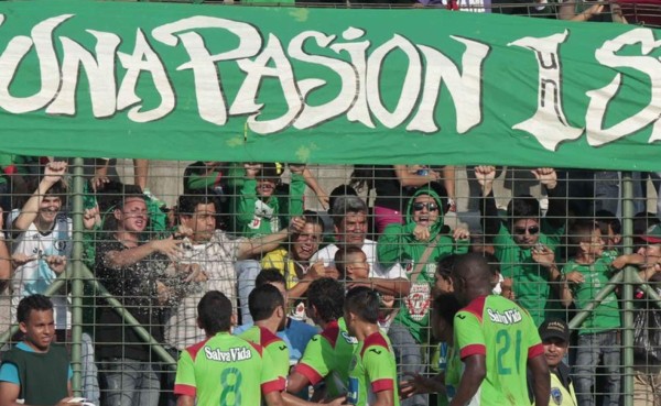 Los 10 tipos de aficionados que van a un estadio de fútbol