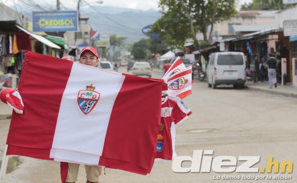 AMBIENTE DE FIESTA EN TOCOA PARA LA FINAL