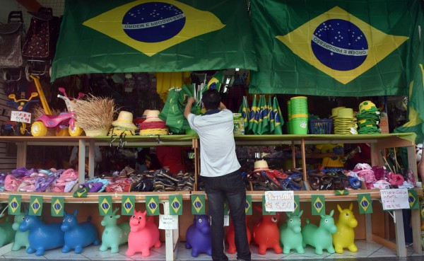En Brasil cerrarán los principales comercios cuando juegue la 'Verdeamarela'