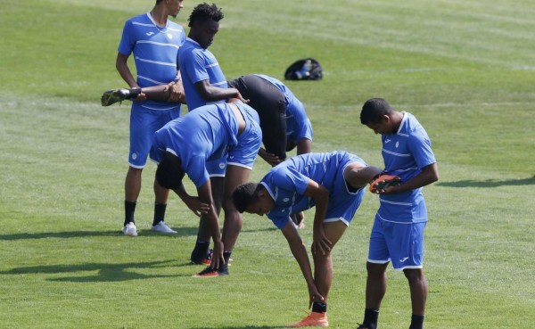 Óscar Salas sería la novedad ante Nigeria: 'El equipo llega más fuerte en lo mental'